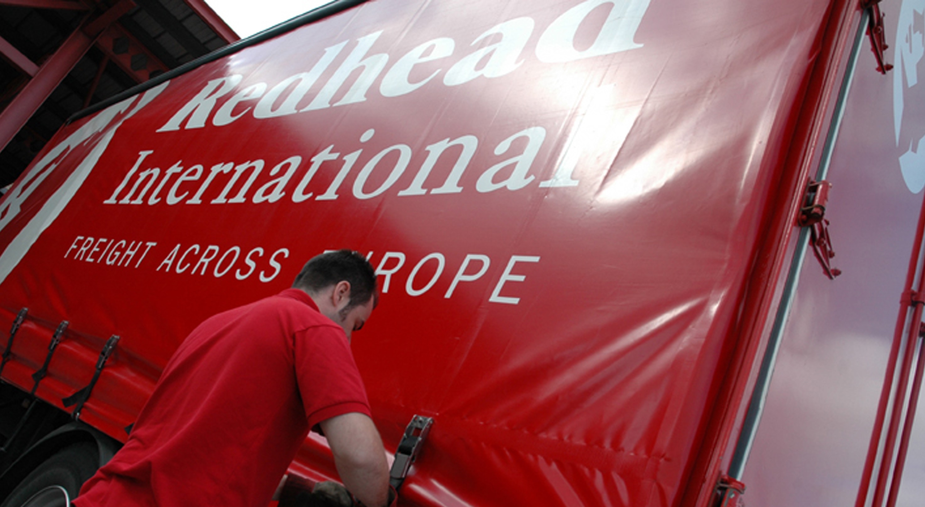 Логистический оператор «Redhead» пополнил свою структуру новым складом в Мидленс. Redhead International
